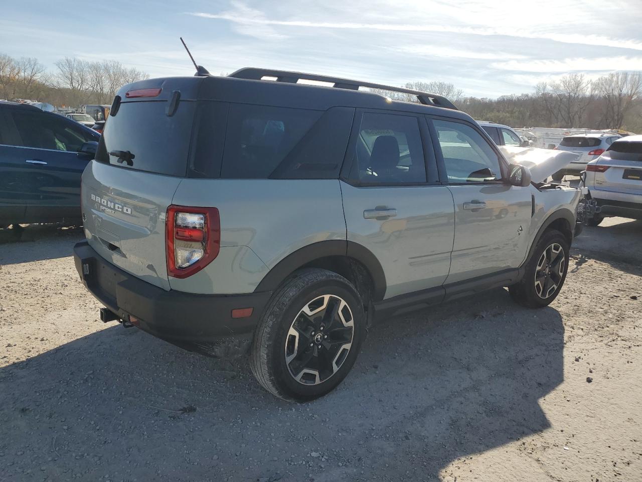 2022 Ford Bronco - Image 3