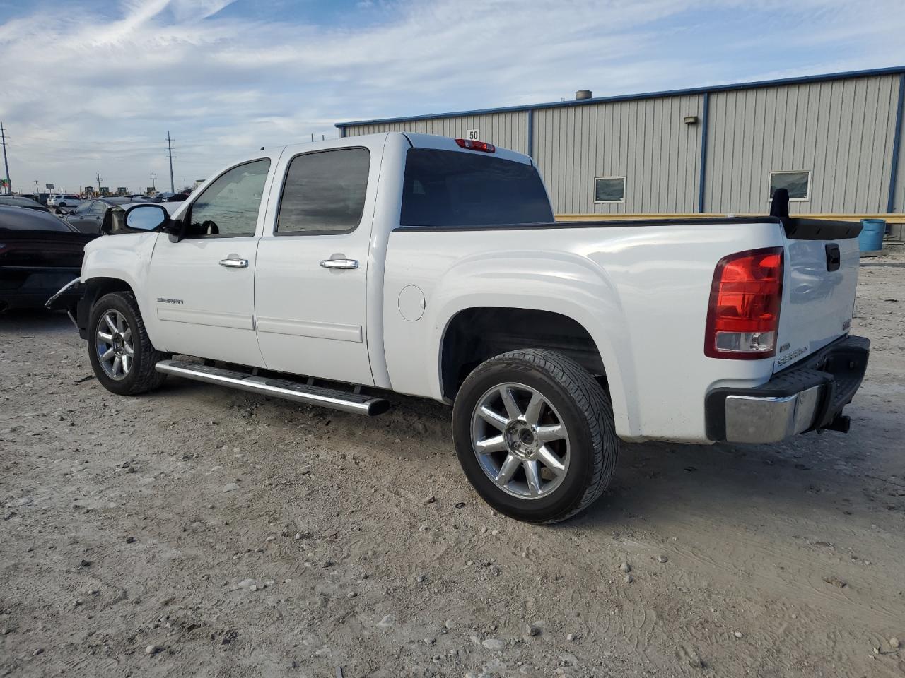 2012 GMC Sierra - Image 2