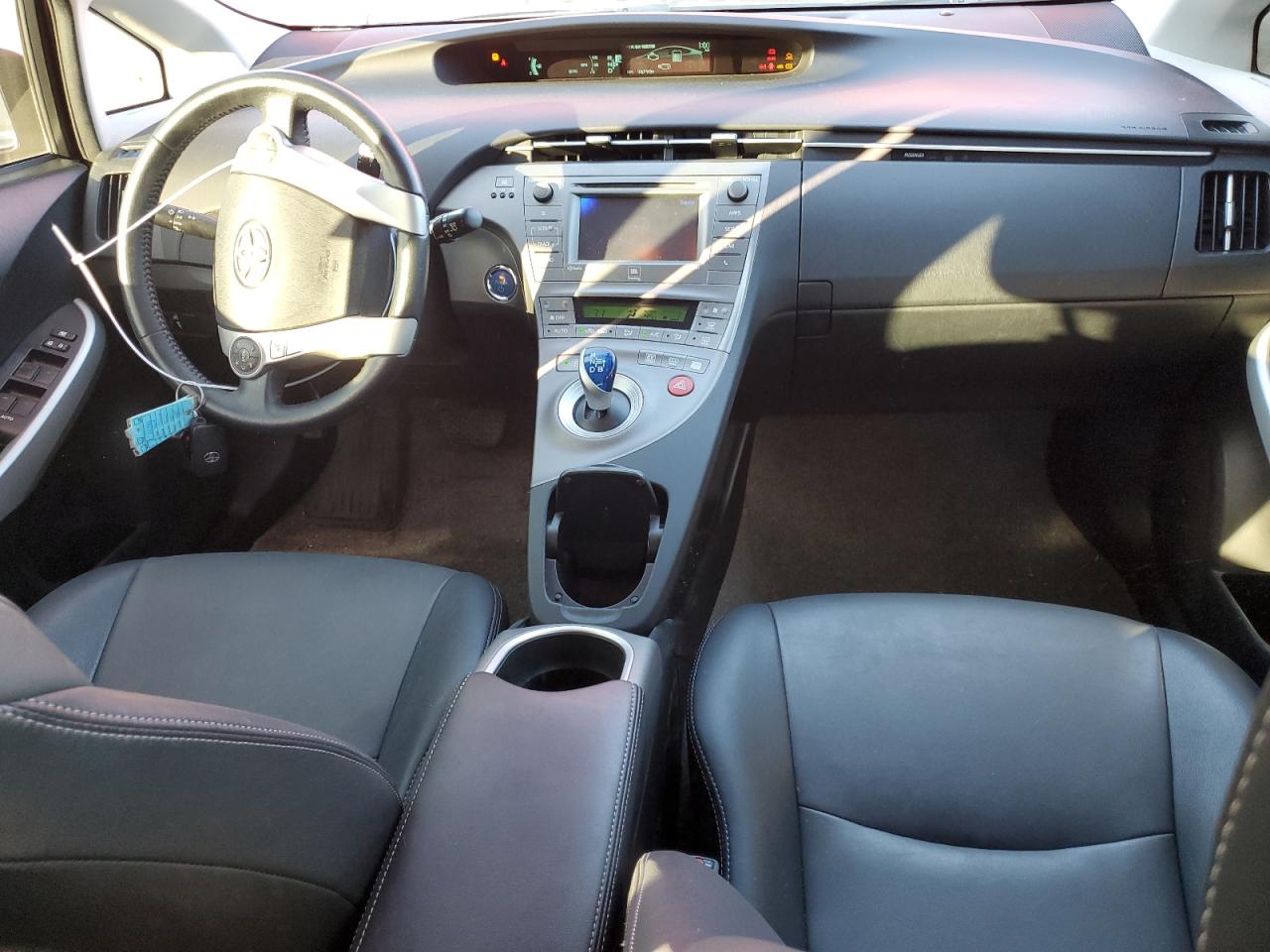 2014 Toyota Prius - Image 8