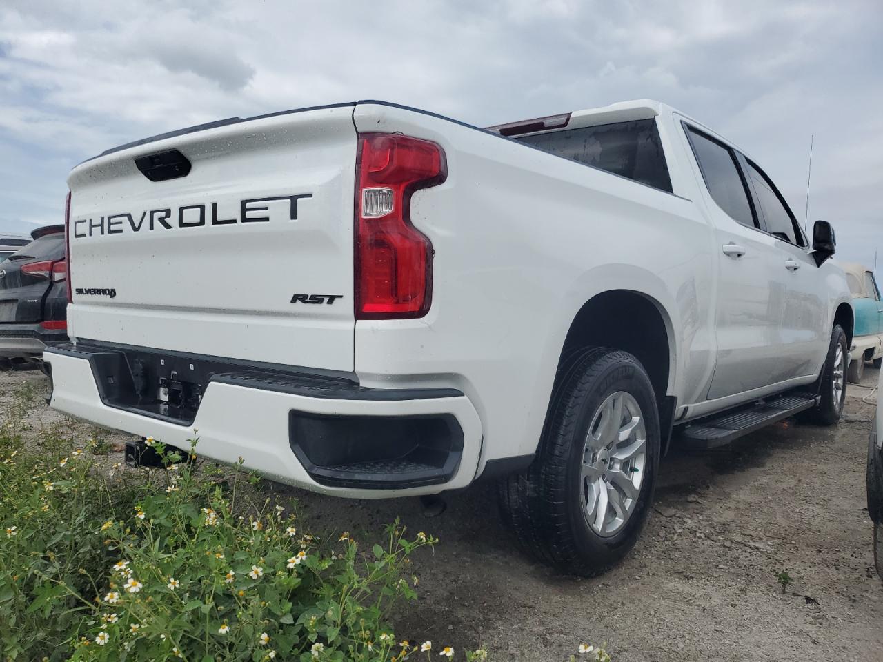 2021 Chevrolet Silverado - Image 3