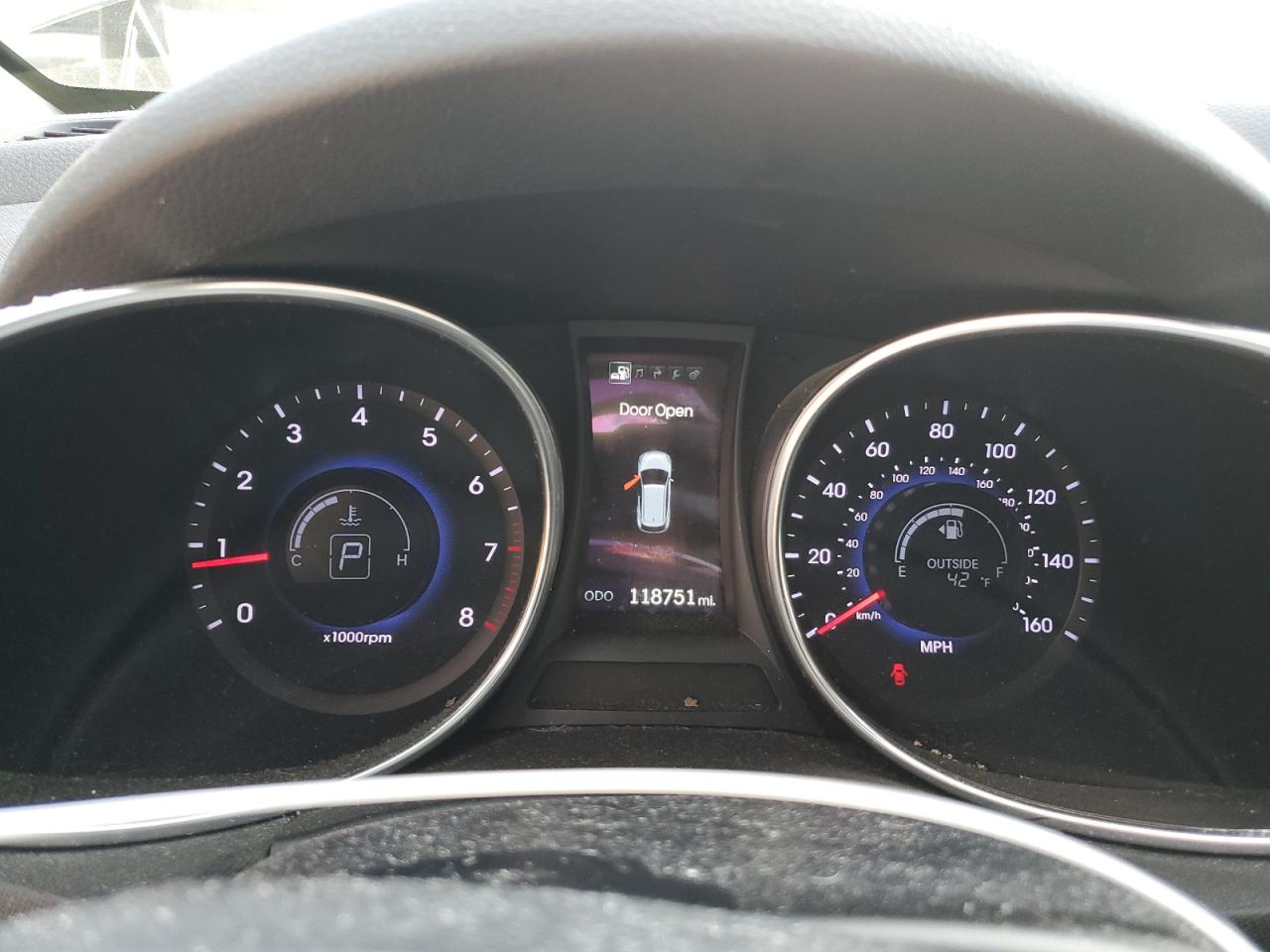 2016 Hyundai Santa Fe - Image 9