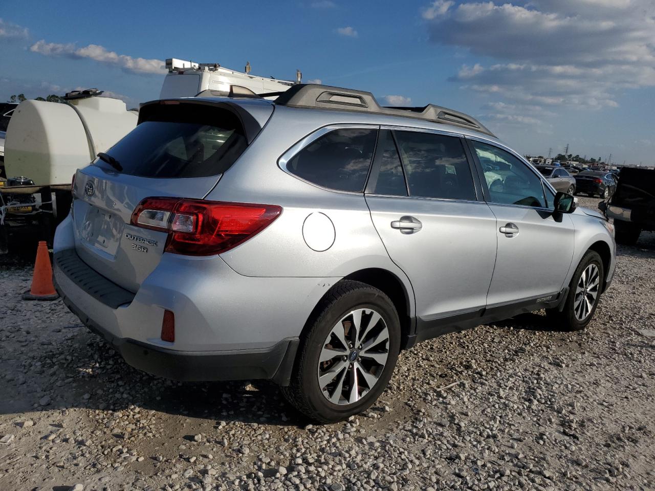 VIN 4S4BSENC8H3320336 2017 SUBARU OUTBACK no.3