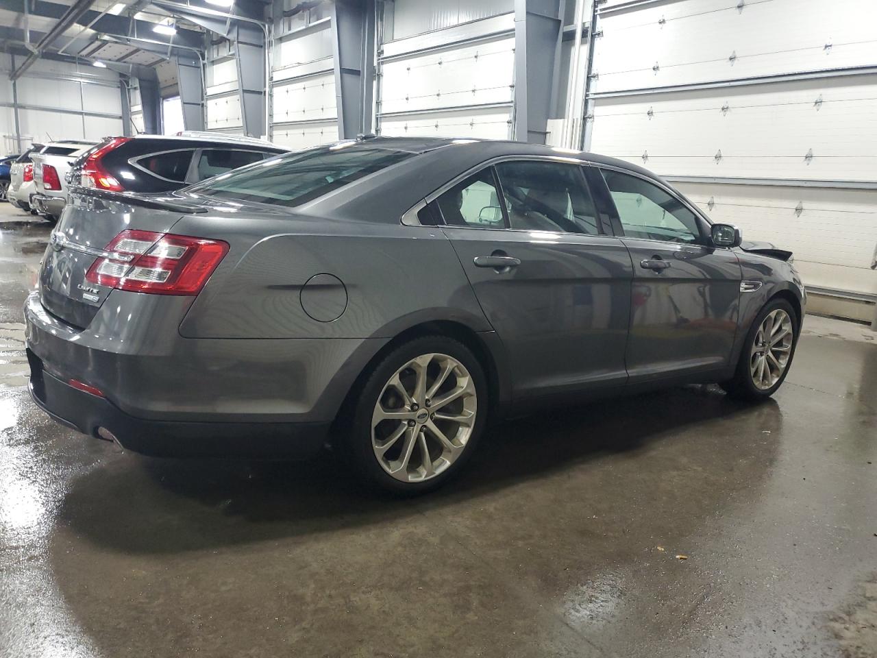 2015 Ford Taurus - Image 3