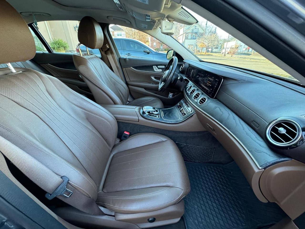 2019 Mercedes-Benz E 300 4Matic VIN: WDDZF4KB8KA522891 Lot: 81055454