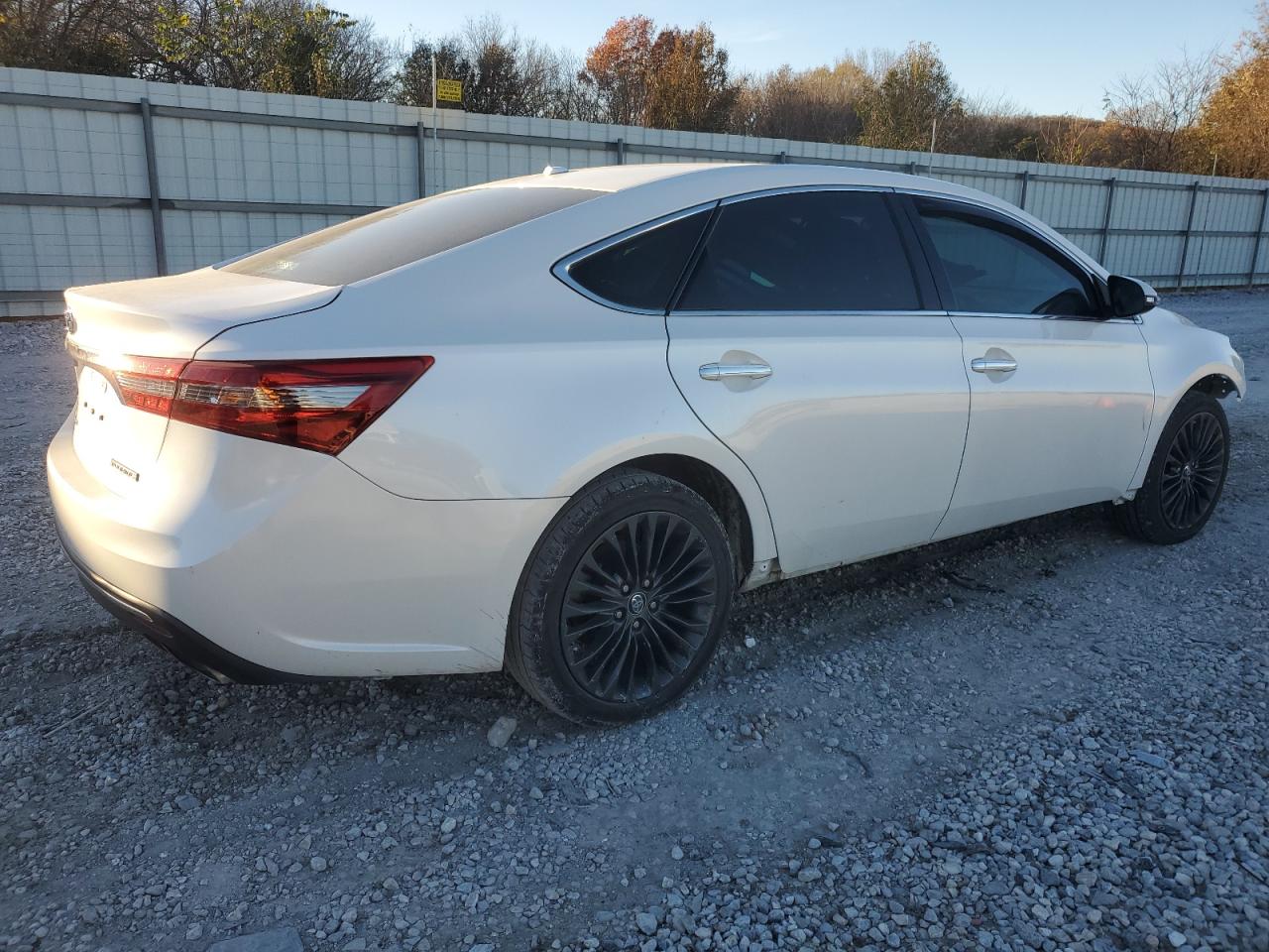 VIN 4T1BK1EB8JU287662 2018 TOYOTA AVALON no.3