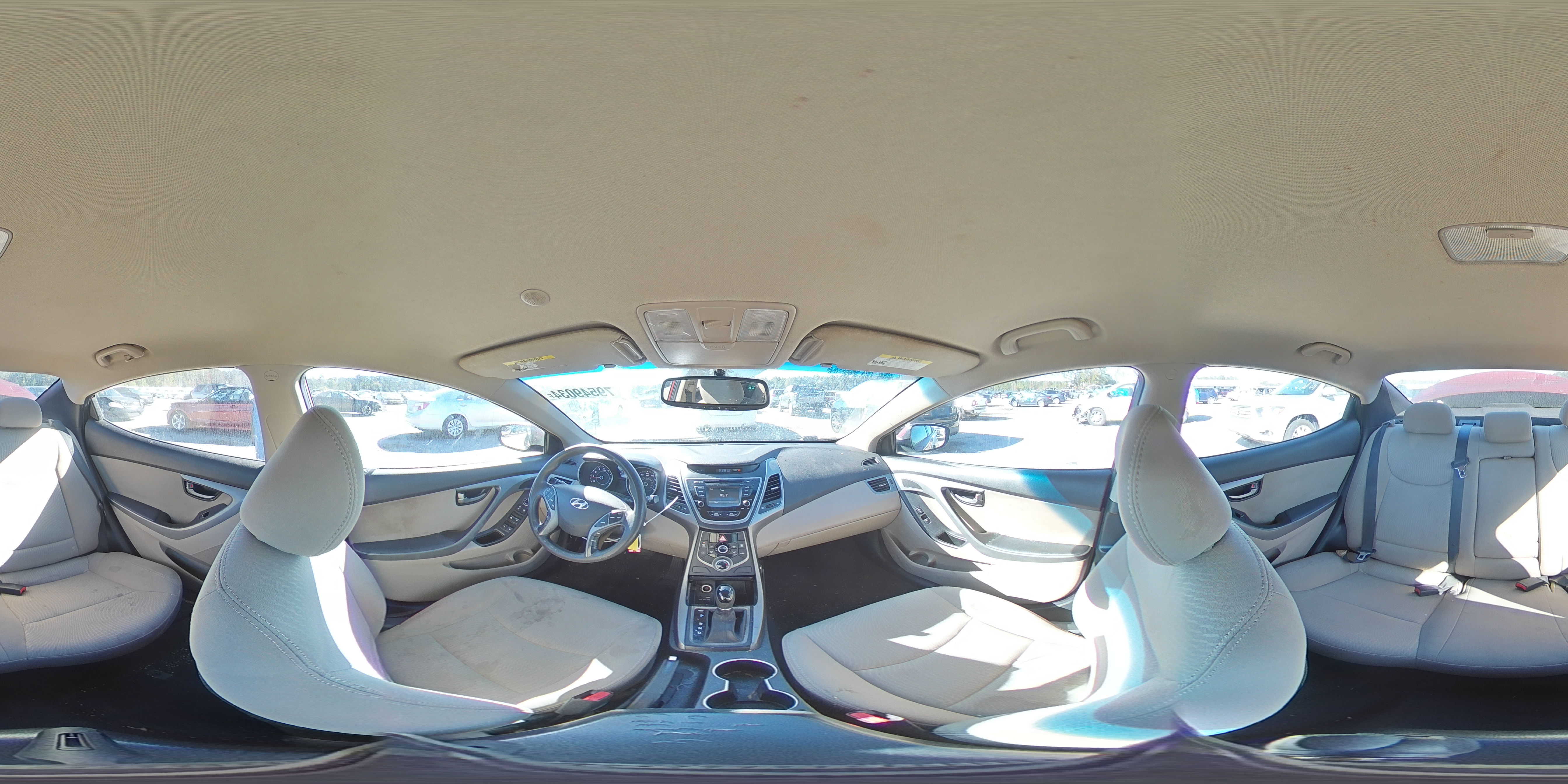 2016 Hyundai Elantra - Image 13
