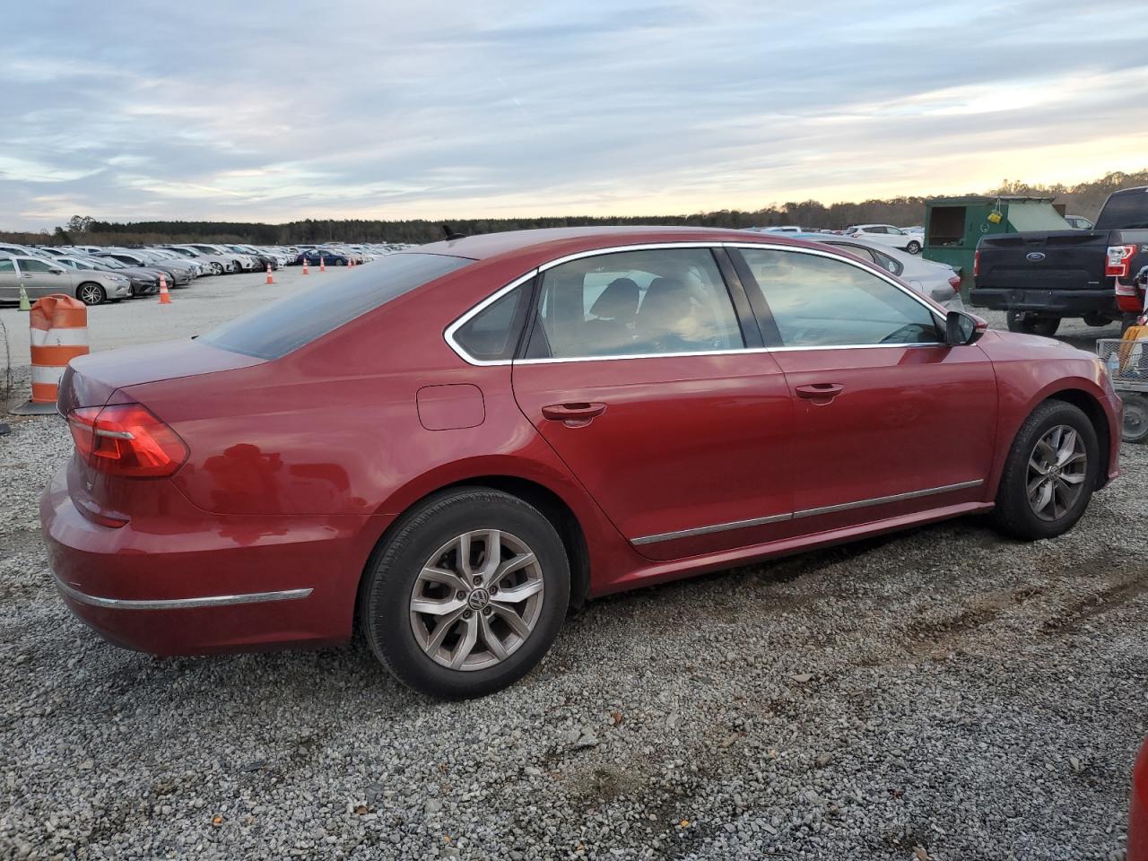 2016 Volkswagen Passat - Image 3