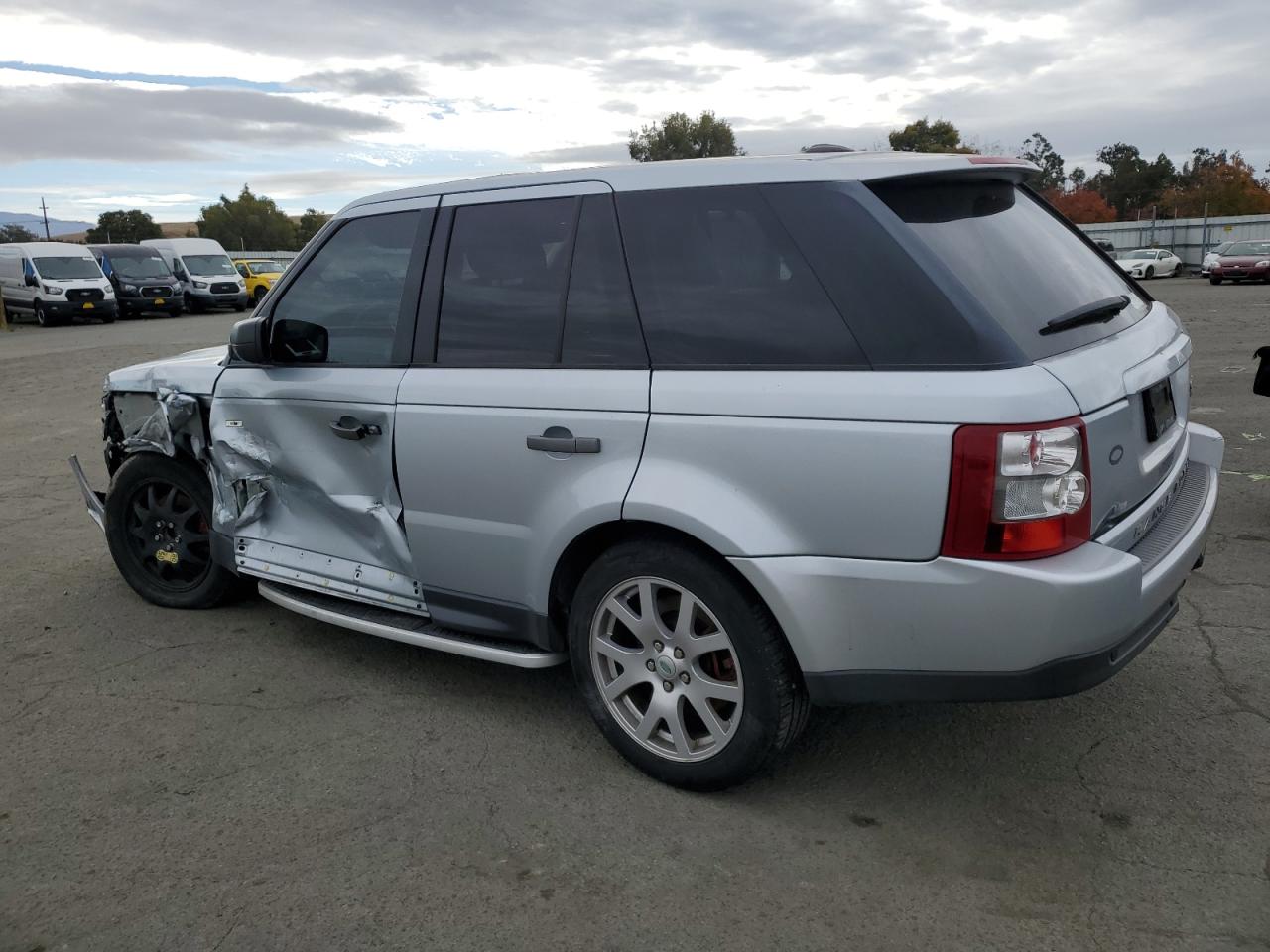 2009 Land Rover Range Rover - Image 2
