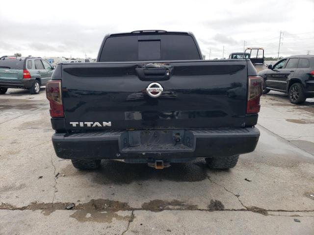  NISSAN TITAN 2017 Czarny