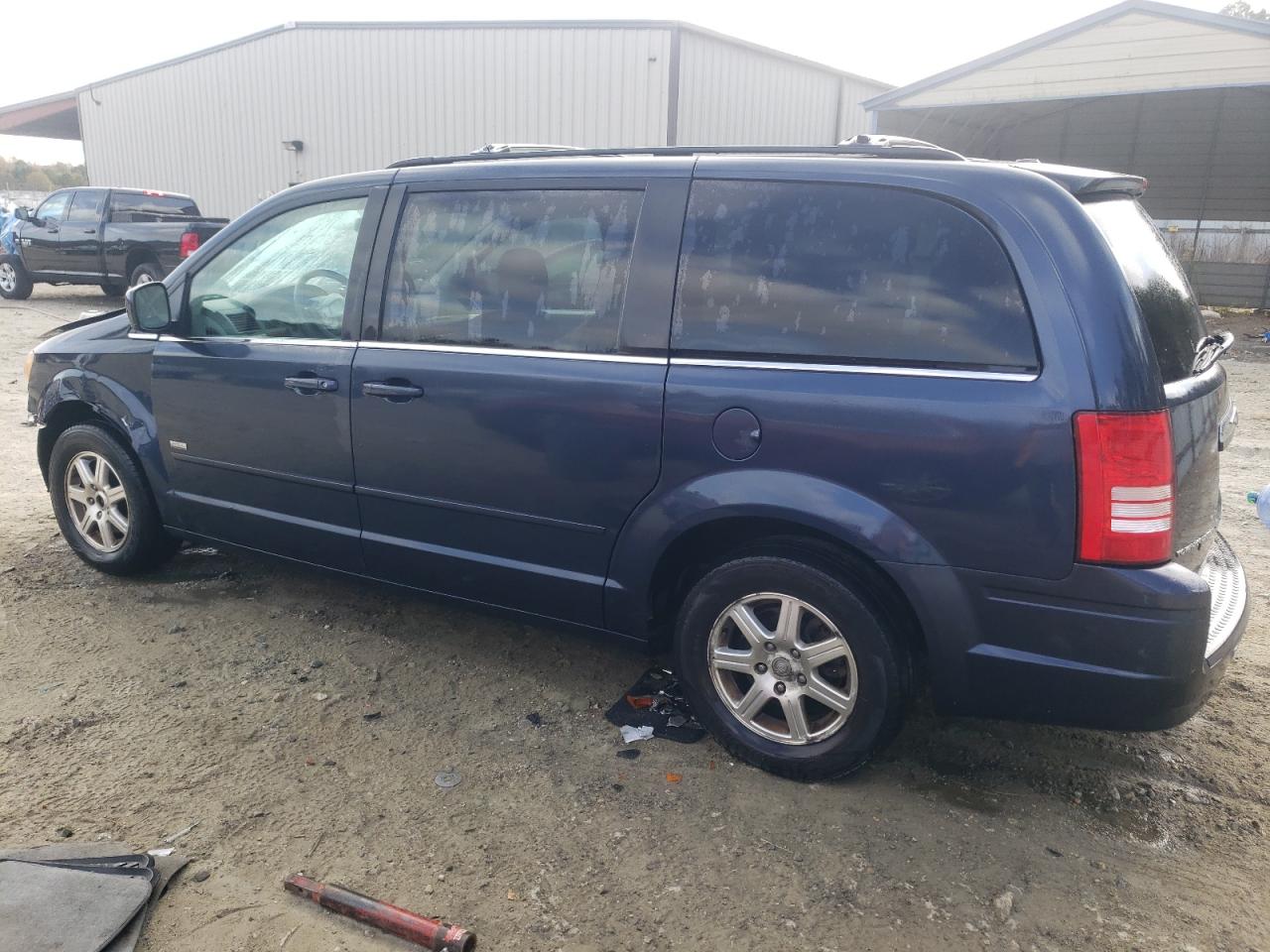 2008 Chrysler Town & Country - Image 2