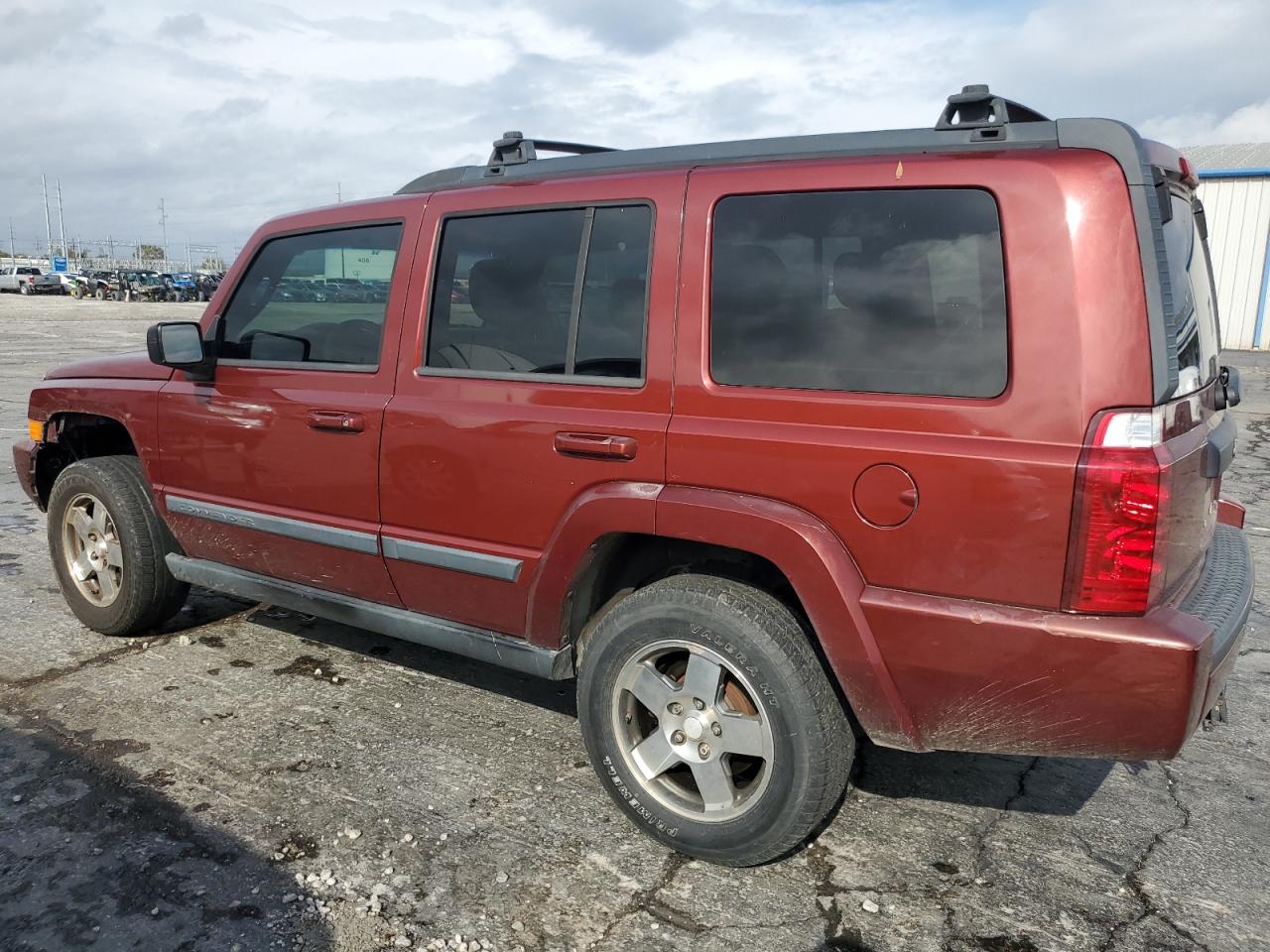 2009 Jeep Commander - Image 2