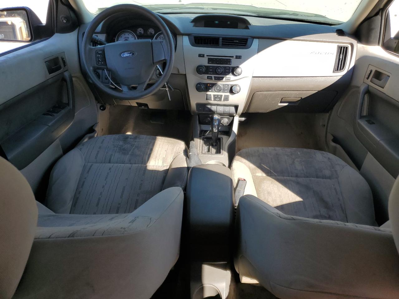 2010 Ford Focus - Image 8