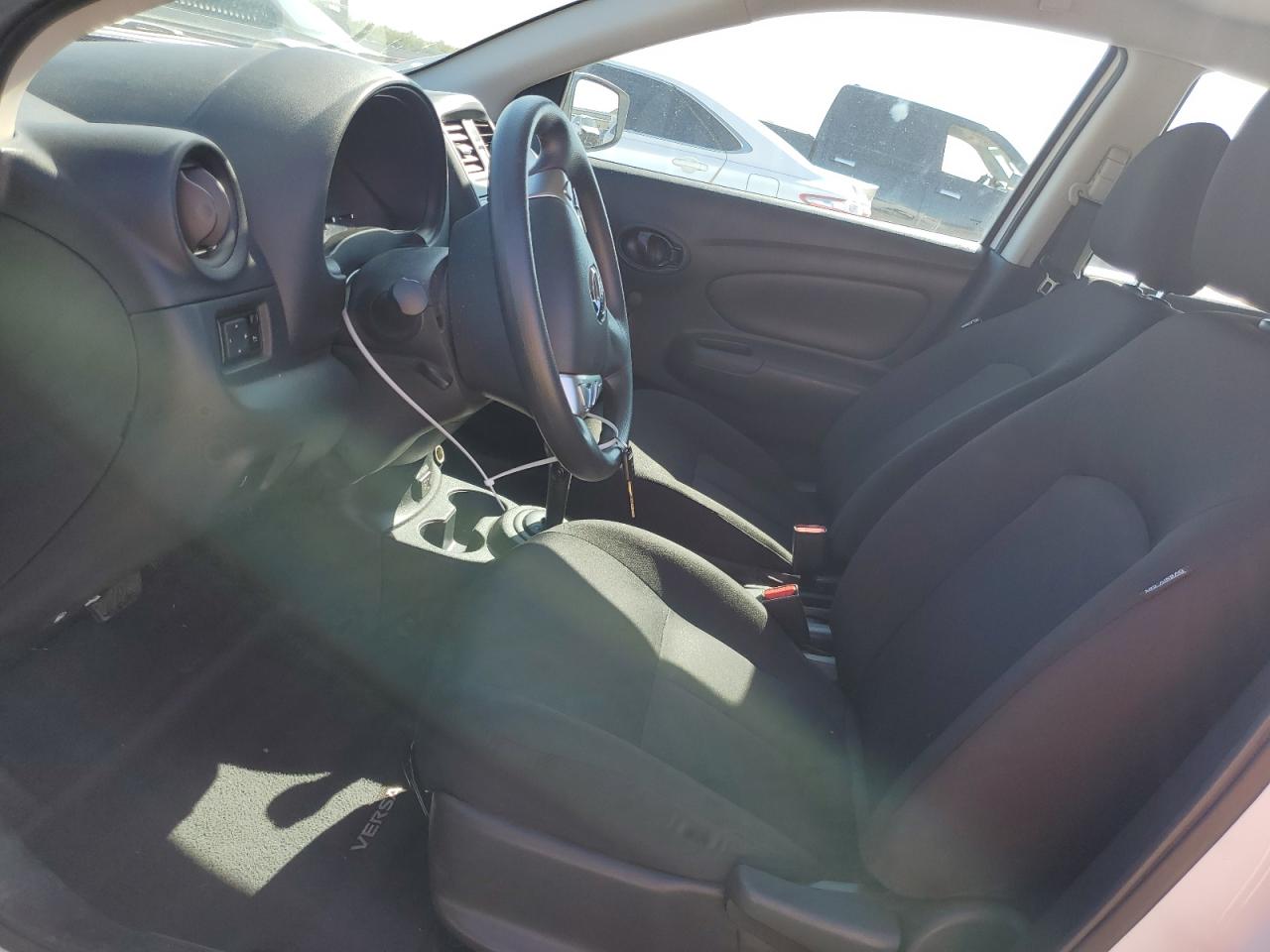 2019 Nissan Versa - Image 7