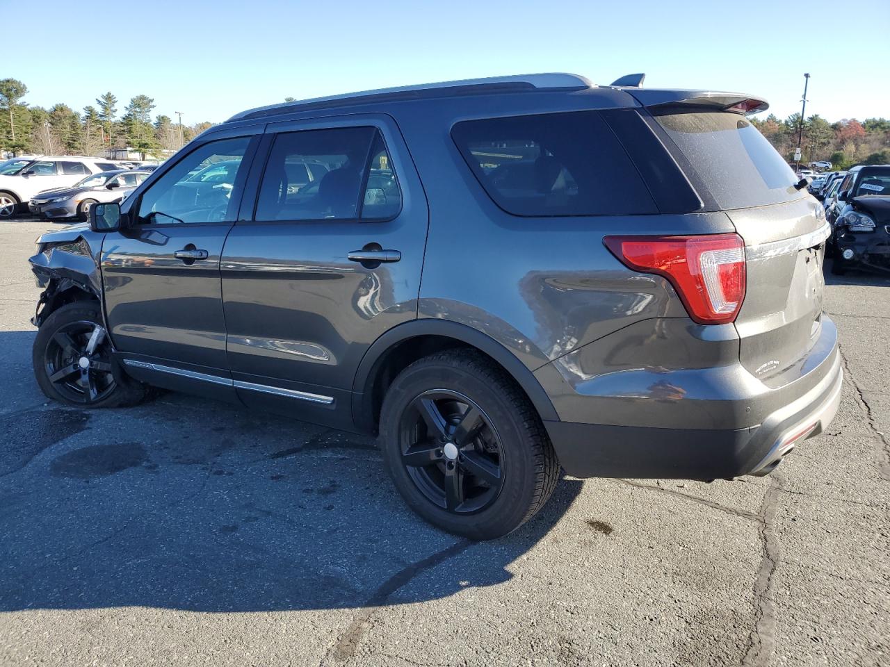 2017 Ford Explorer - Image 2