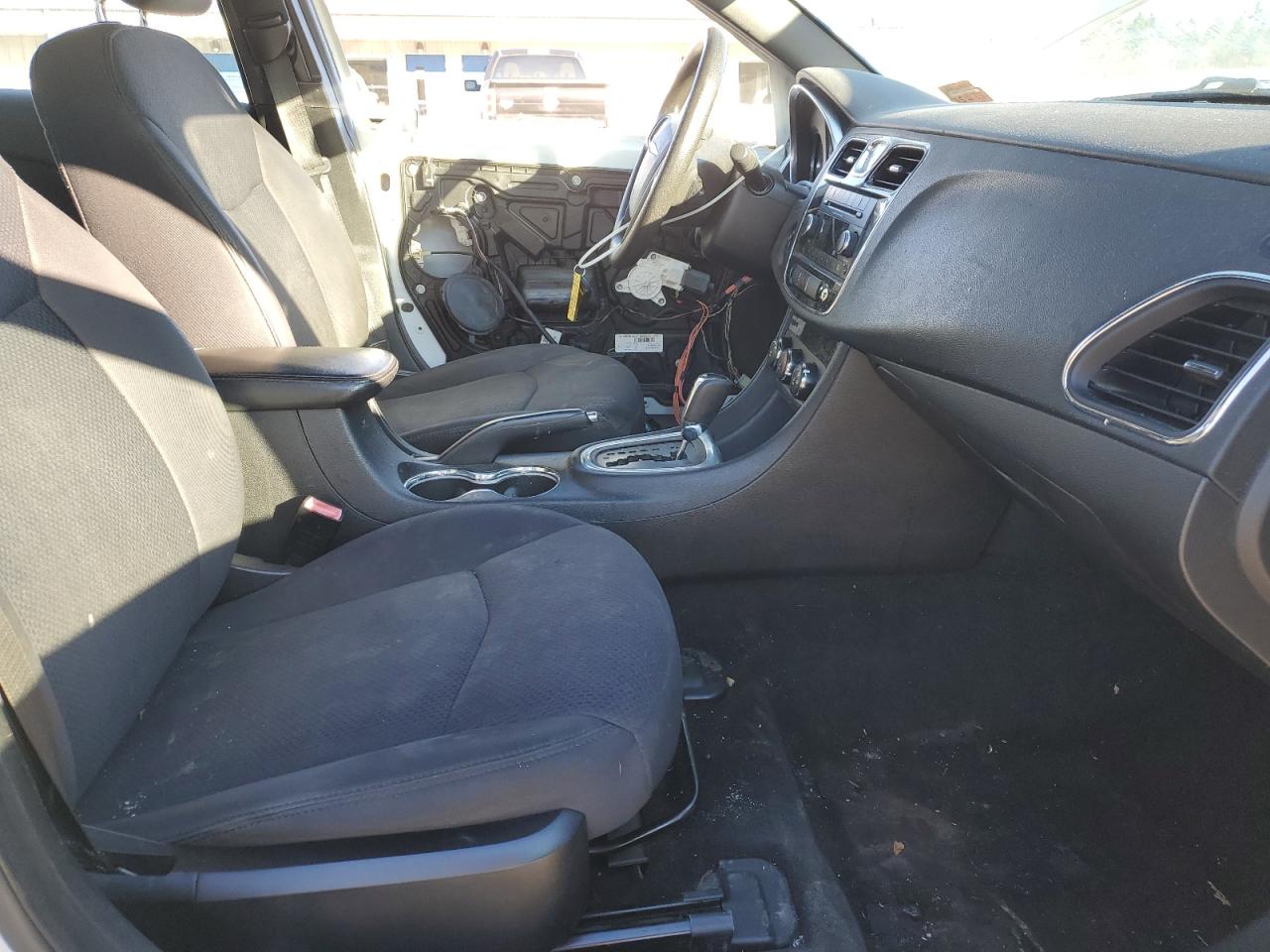 2012 Chrysler 200 - Image 7