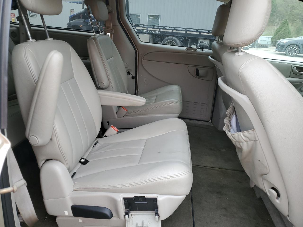 2005 Dodge Grand Caravan Sxt VIN: 2D4GP44L45R183733 Lot: 79623364