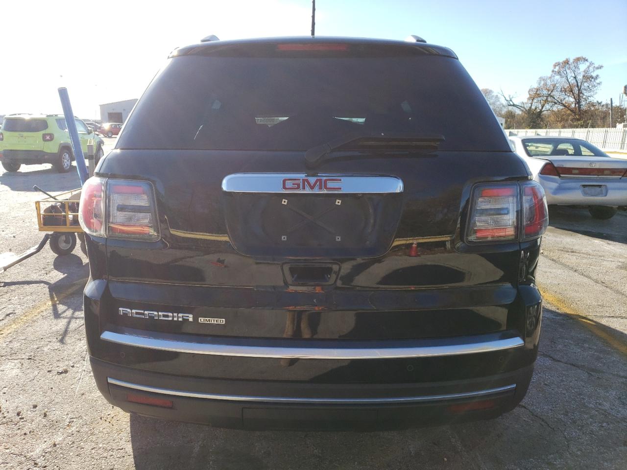 2017 GMC Acadia - Image 6