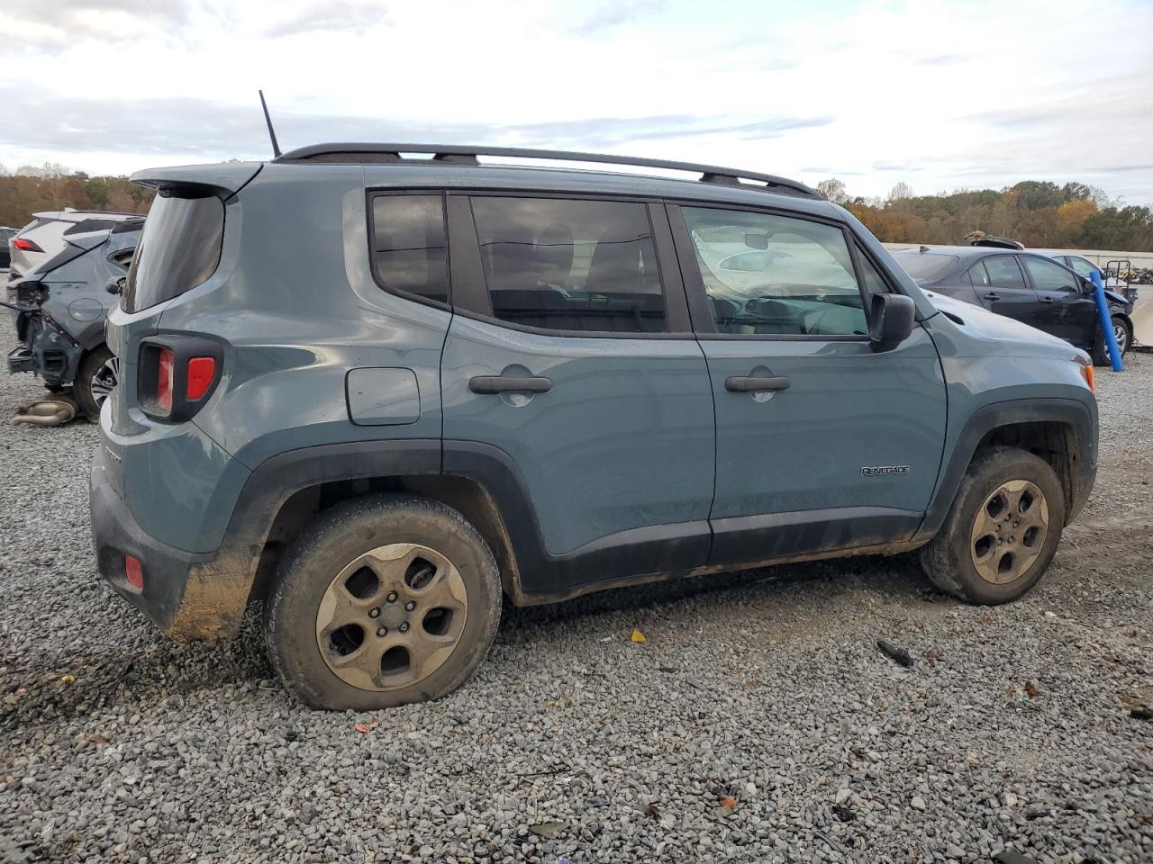 2018 Jeep Renegade - Image 3