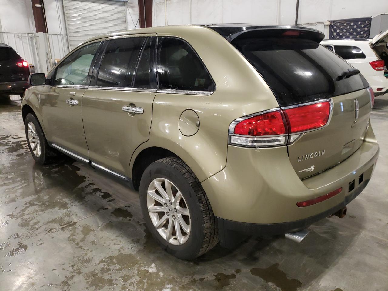 2013 Lincoln MKX - Image 2