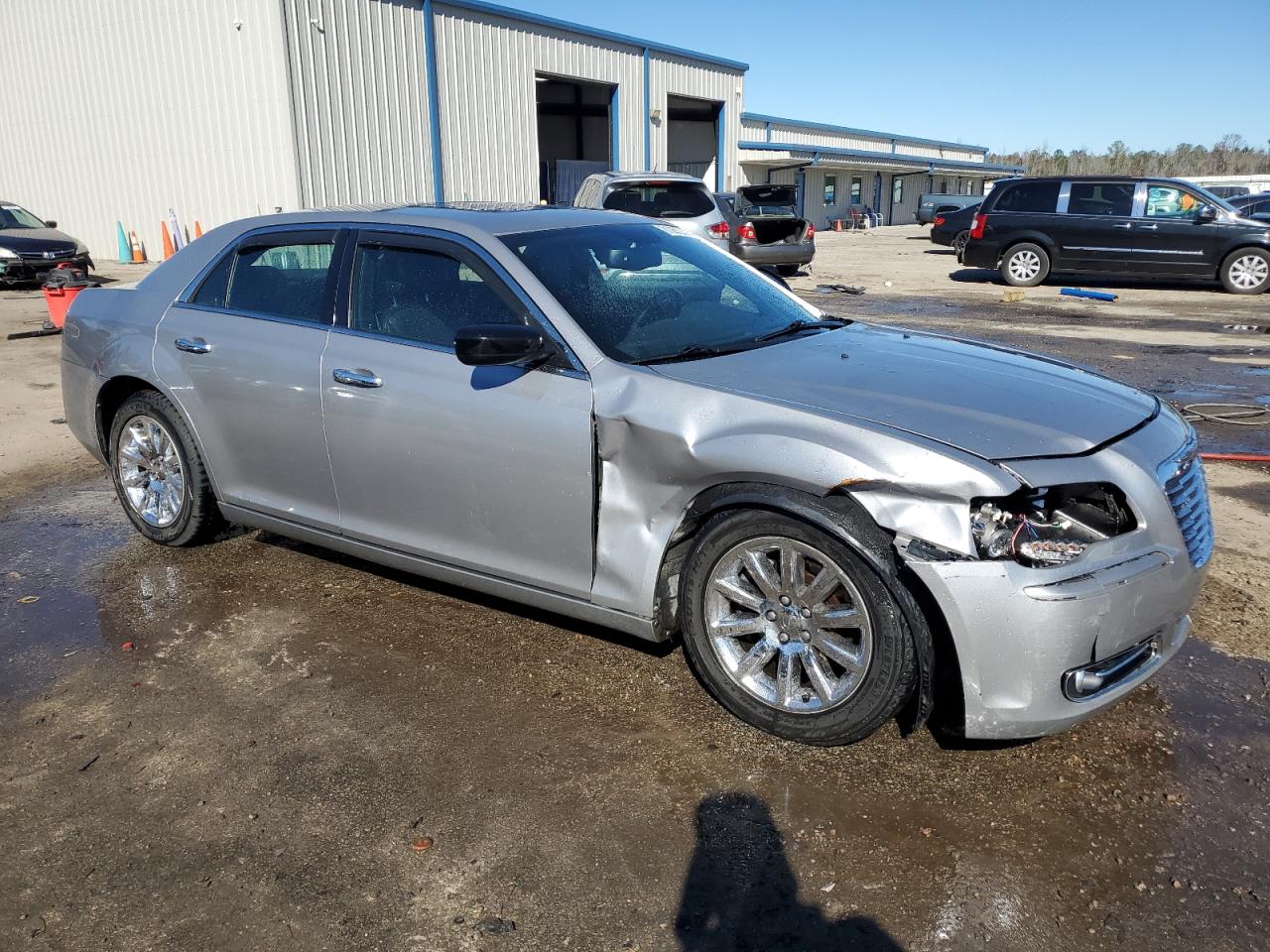 2013 Chrysler 300 - Image 4