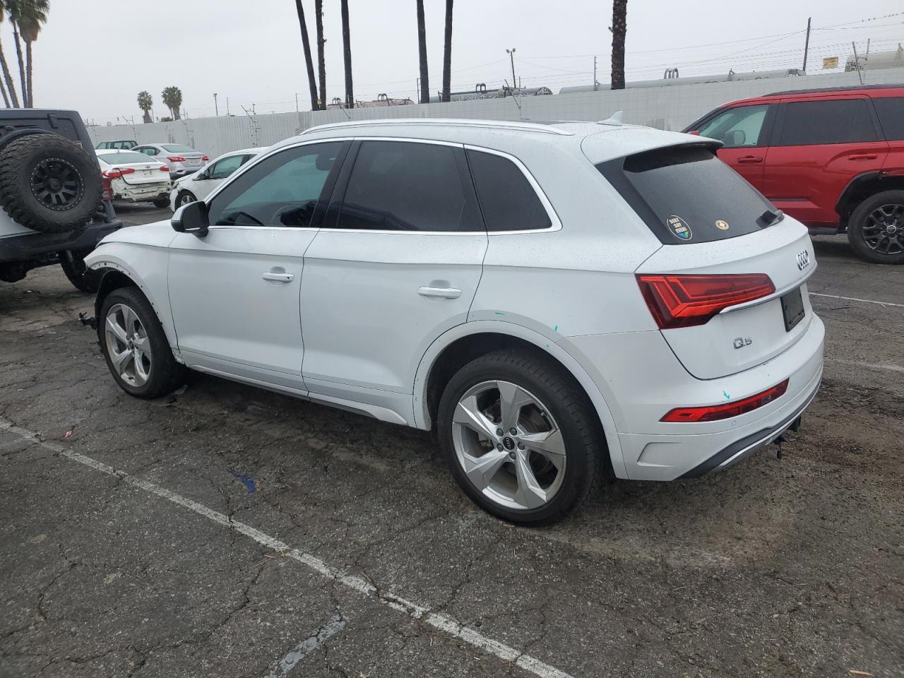 VIN WA1BAAFY8M2015293 2021 AUDI Q5 no.2