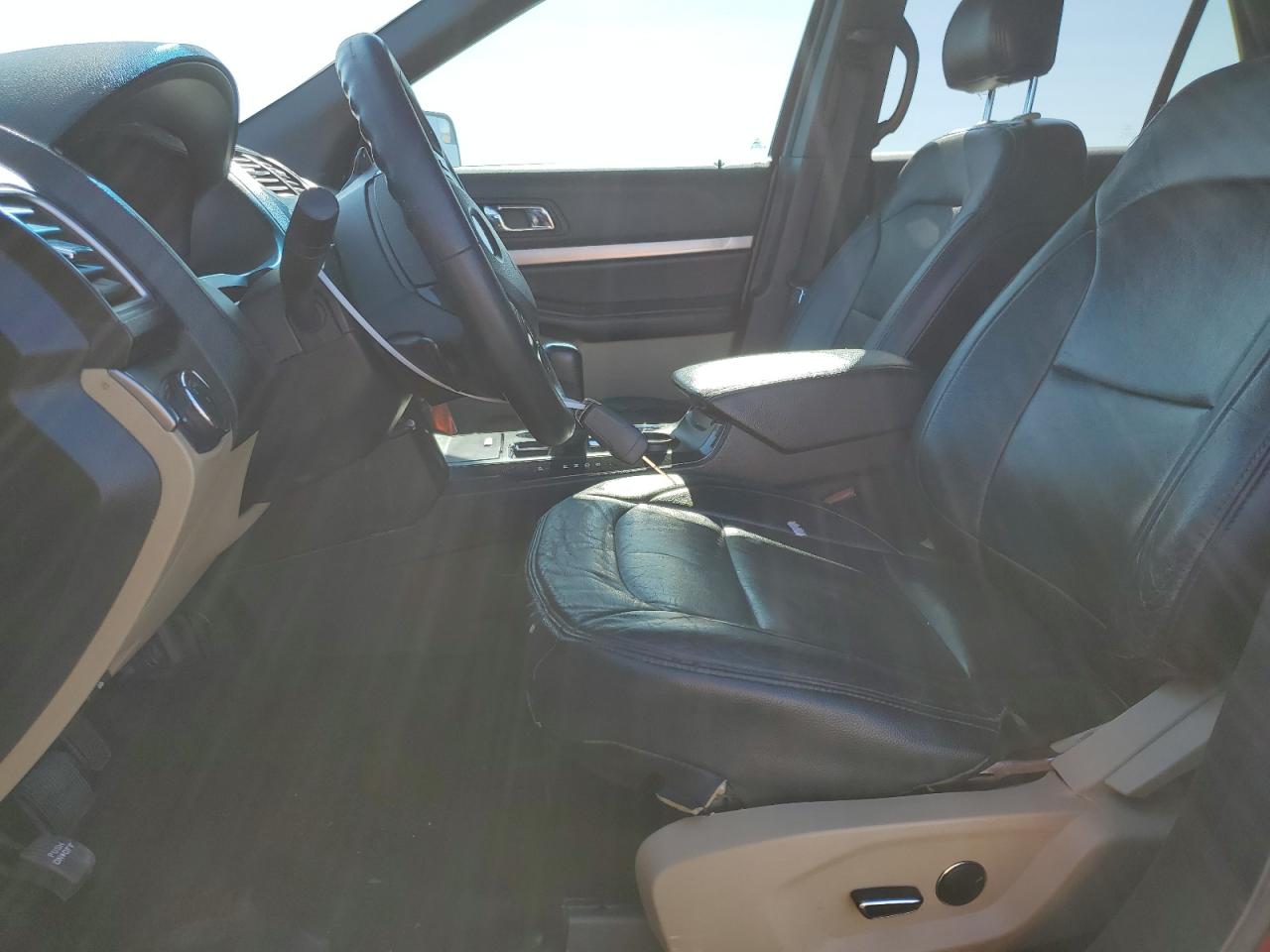 2016 Ford Explorer - Image 7