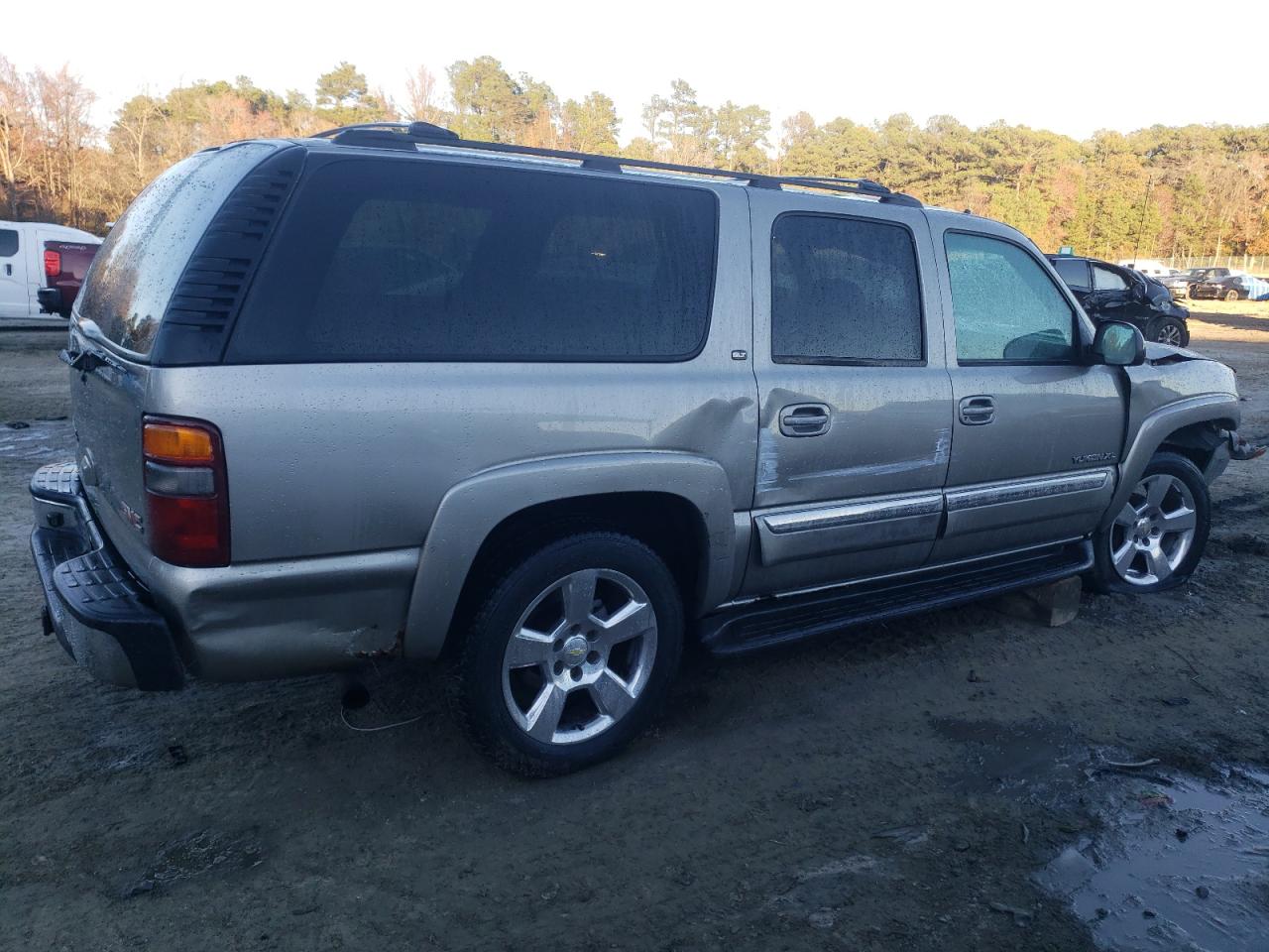 2003 GMC Yukon - Image 3