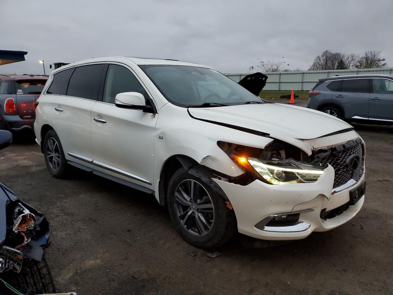 2017 Infiniti QX60 - Image 4