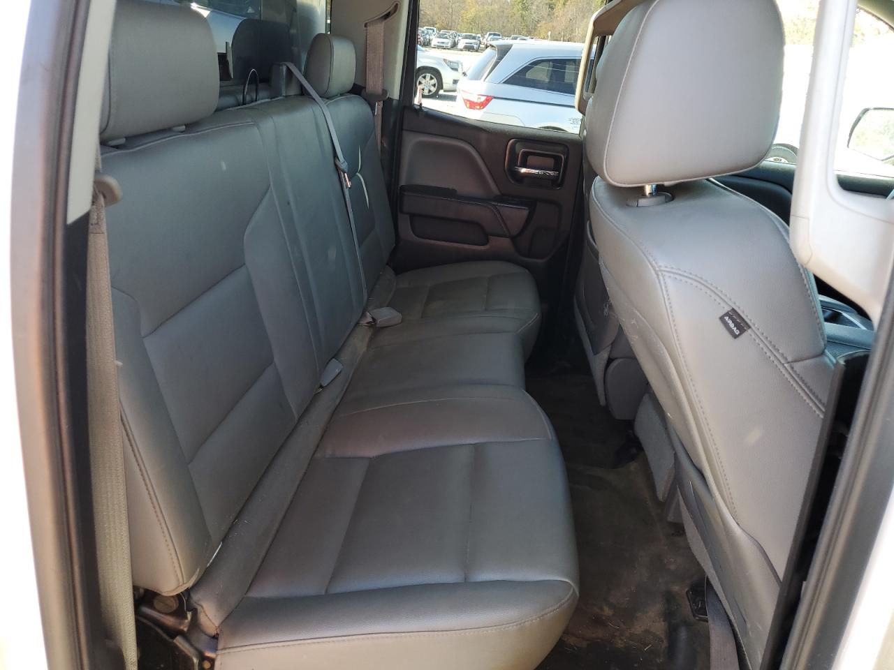 2015 Chevrolet Silverado - Image 10