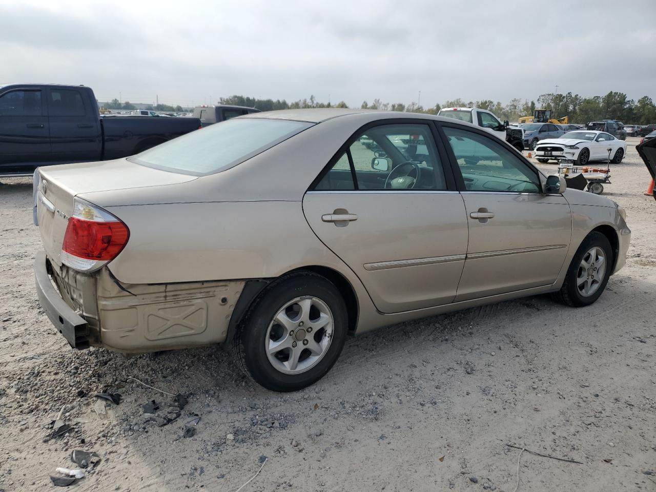 2005 Toyota Camry - Image 3
