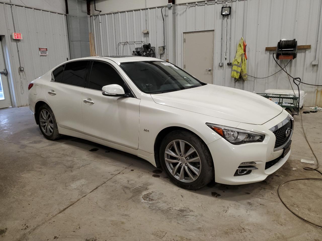 VIN JN1EV7ARXGM343188 2016 INFINITI Q50 no.4