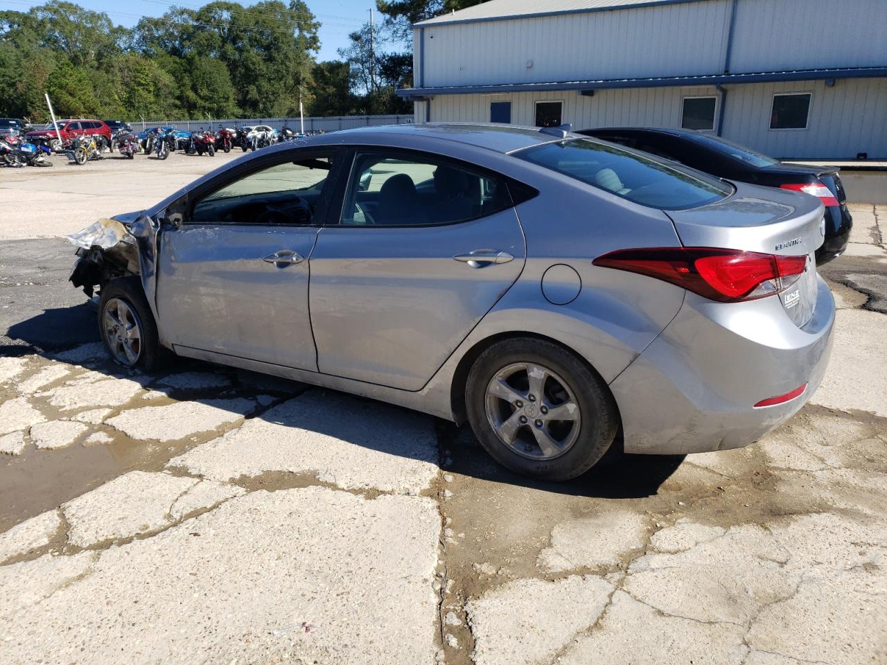 2015 Hyundai Elantra - Image 2