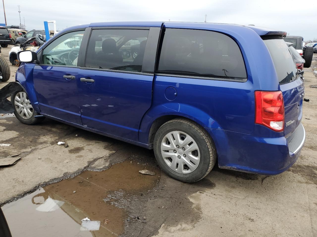 2019 Dodge Caravan - Image 2
