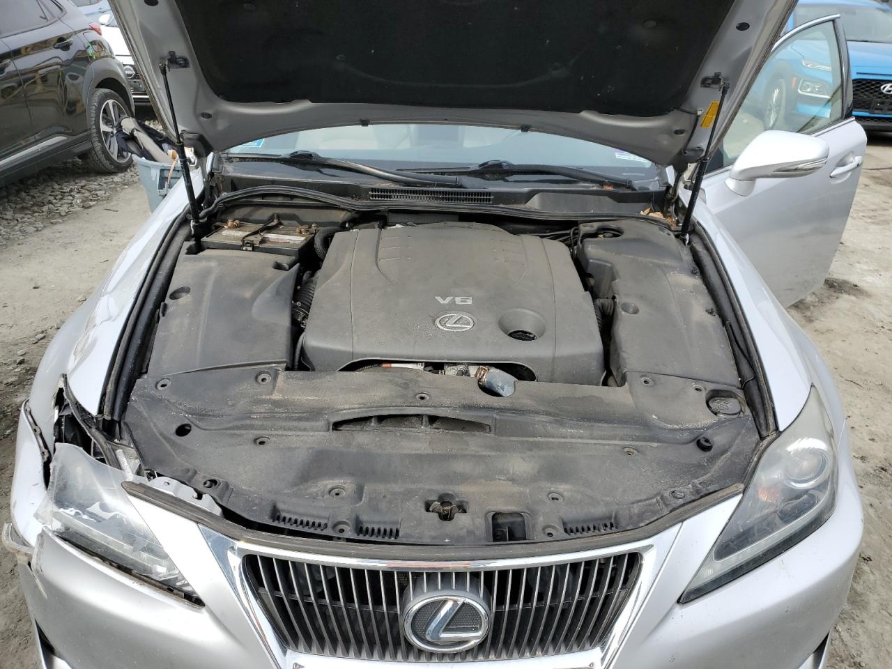 2012 Lexus IS - Image 11