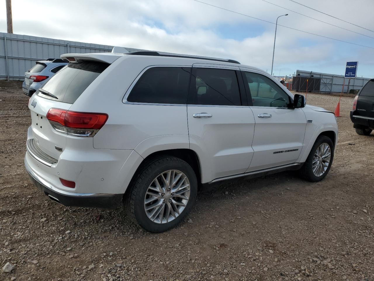 2017 Jeep Grand Cherokee - Image 3