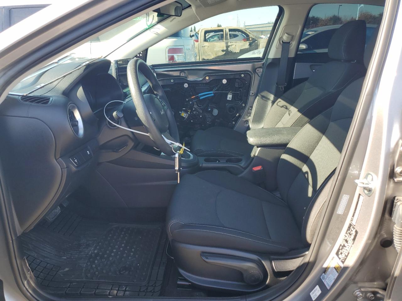 2023 Kia Forte - Image 7
