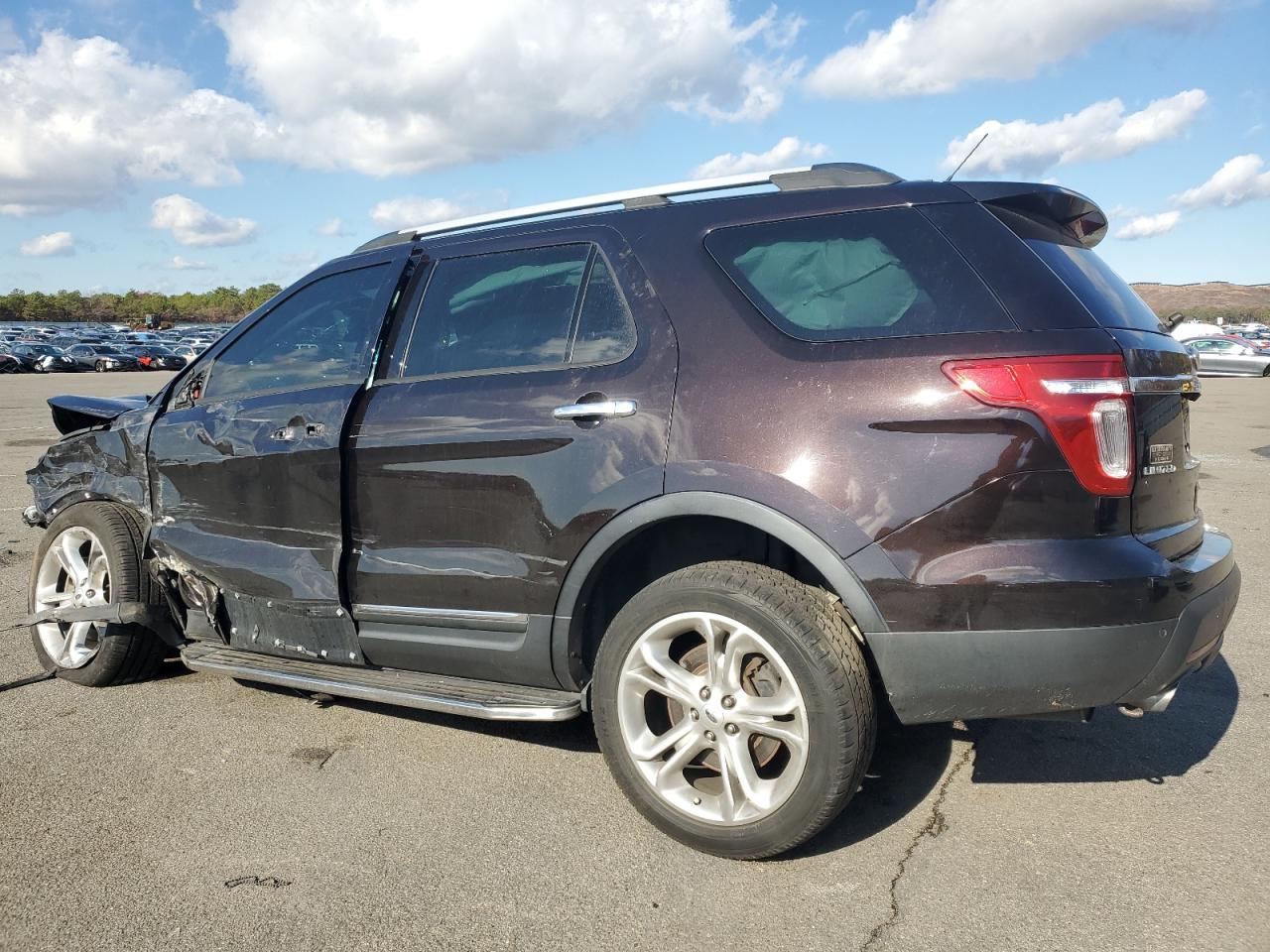 2014 Ford Explorer - Image 2