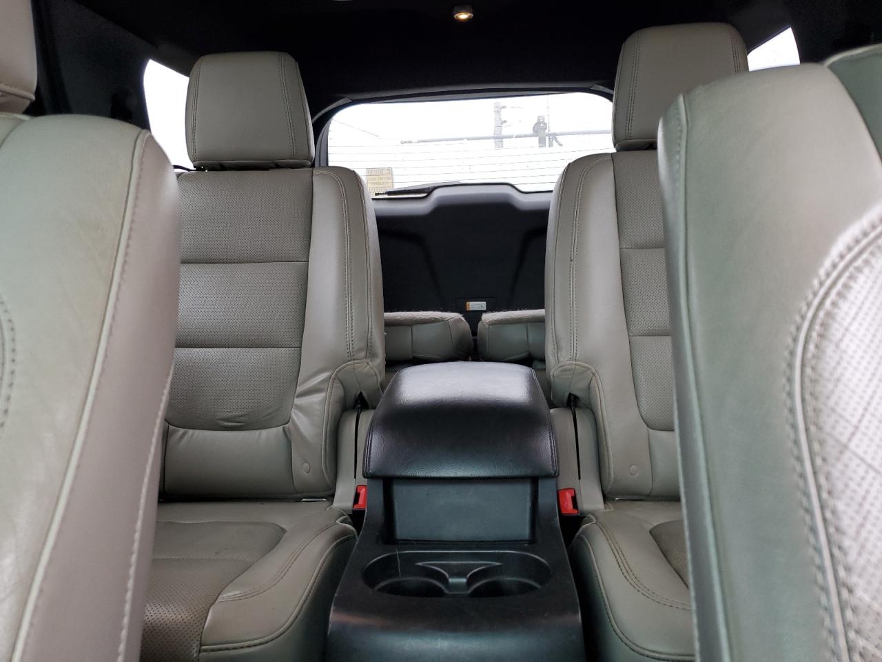 2011 Ford Explorer - Image 10