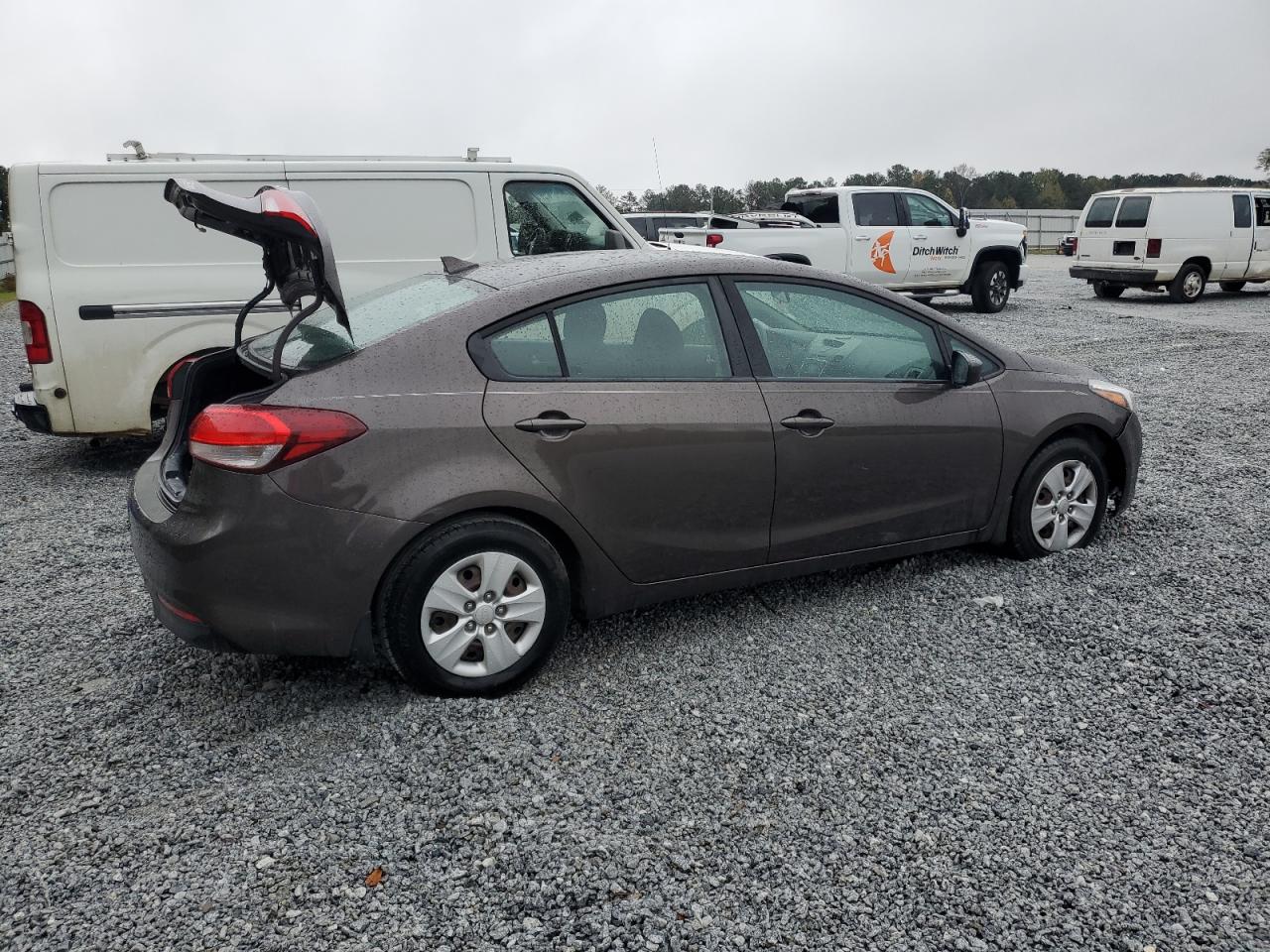 2017 Kia Forte - Image 3