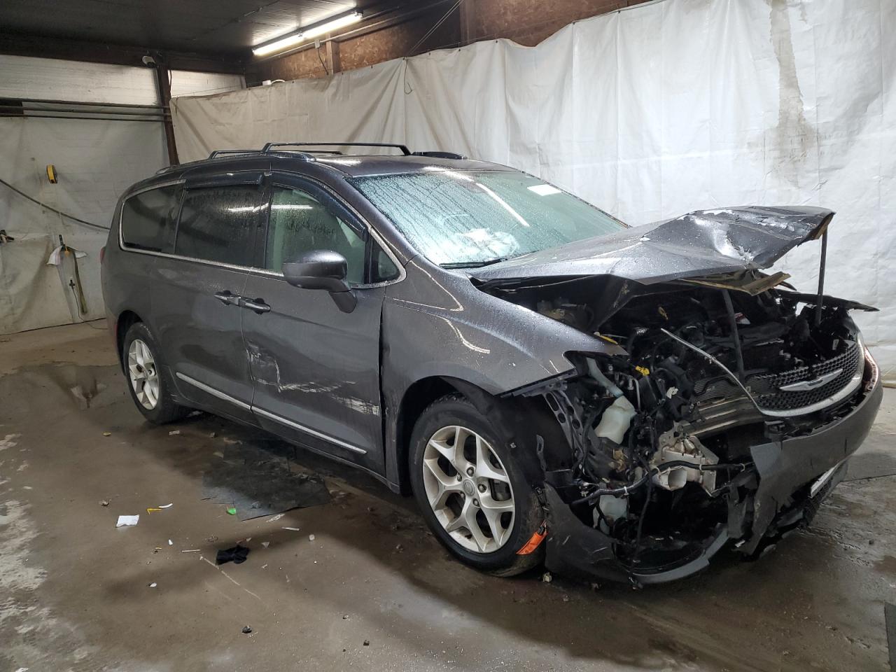 VIN 2C4RC1EG6HR796829 2017 CHRYSLER PACIFICA no.4