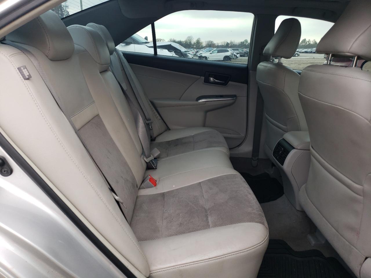 2014 Toyota Camry - Image 10