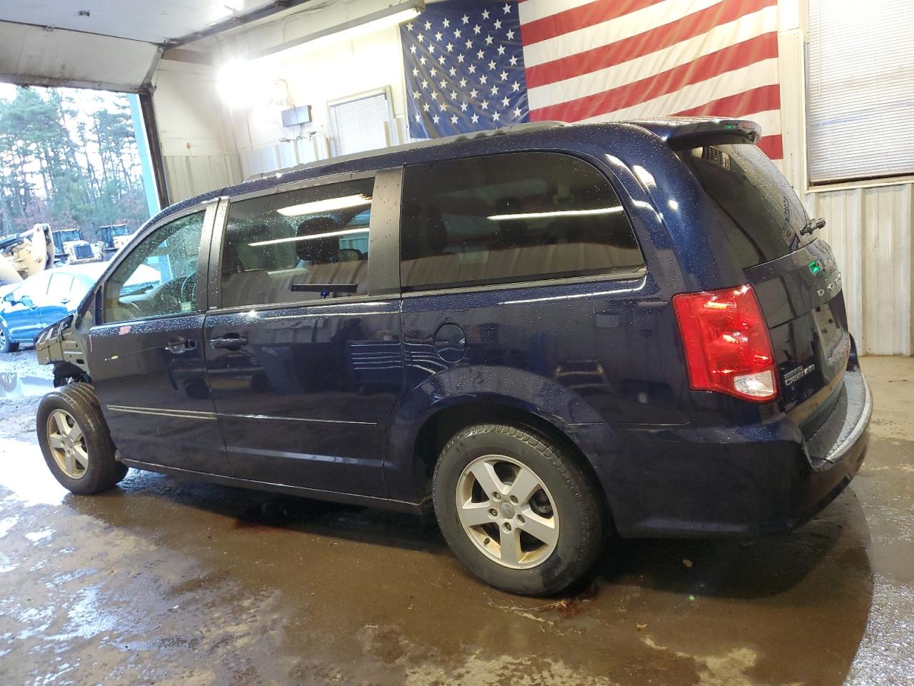 2012 Dodge Caravan - Image 2