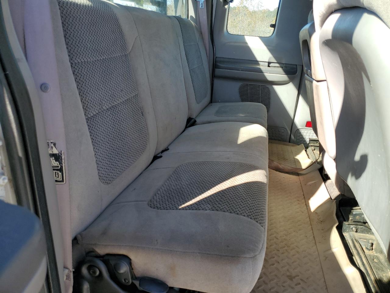 2001 Ford F250 - Image 10