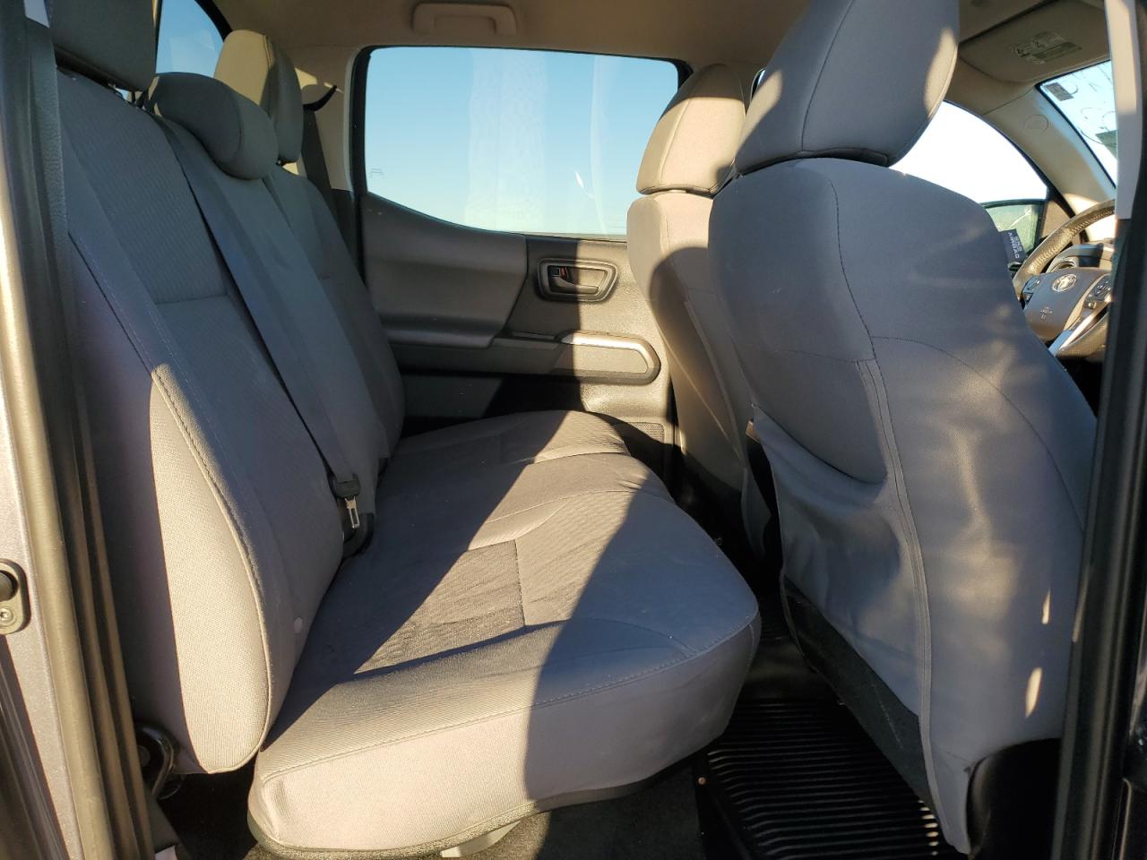 2020 Toyota Tacoma - Image 10