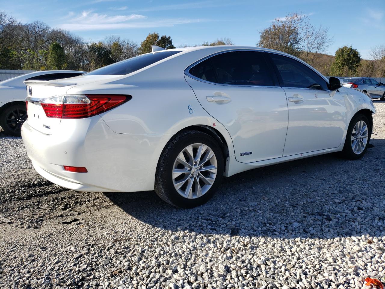 2015 Lexus ES - Image 3