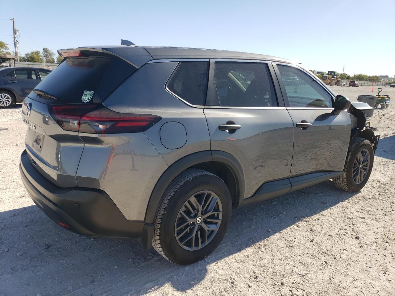 2021 Nissan Rogue - Image 3