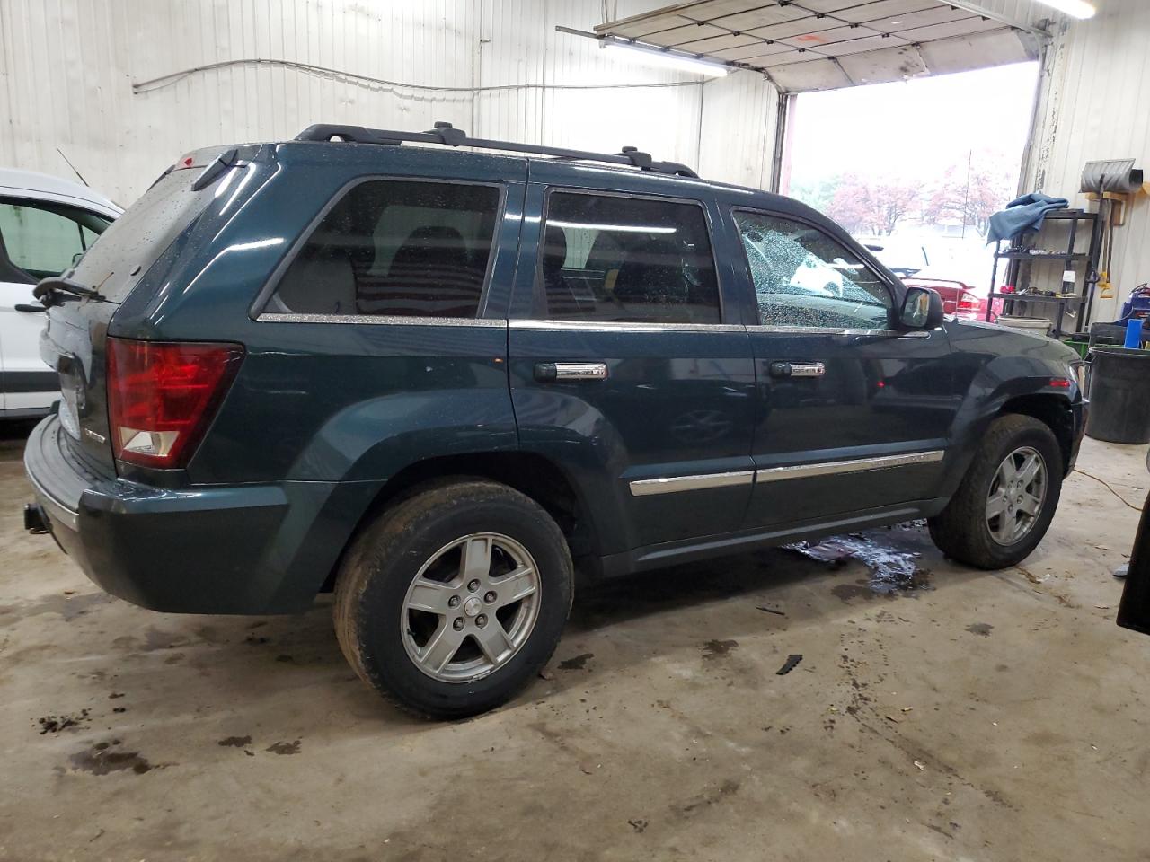 2005 Jeep Grand Cherokee - Image 3