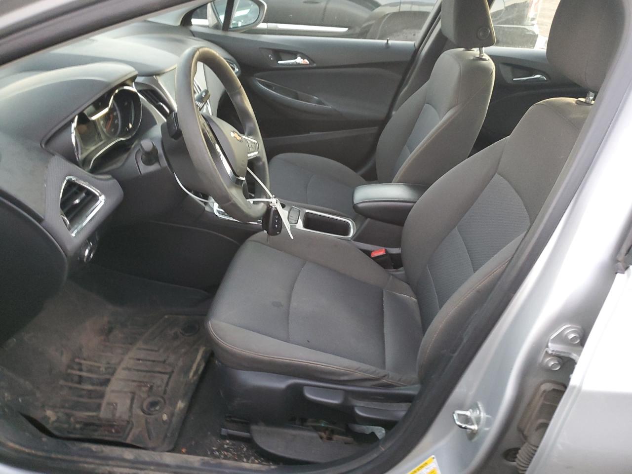 2019 Chevrolet Cruze - Image 7