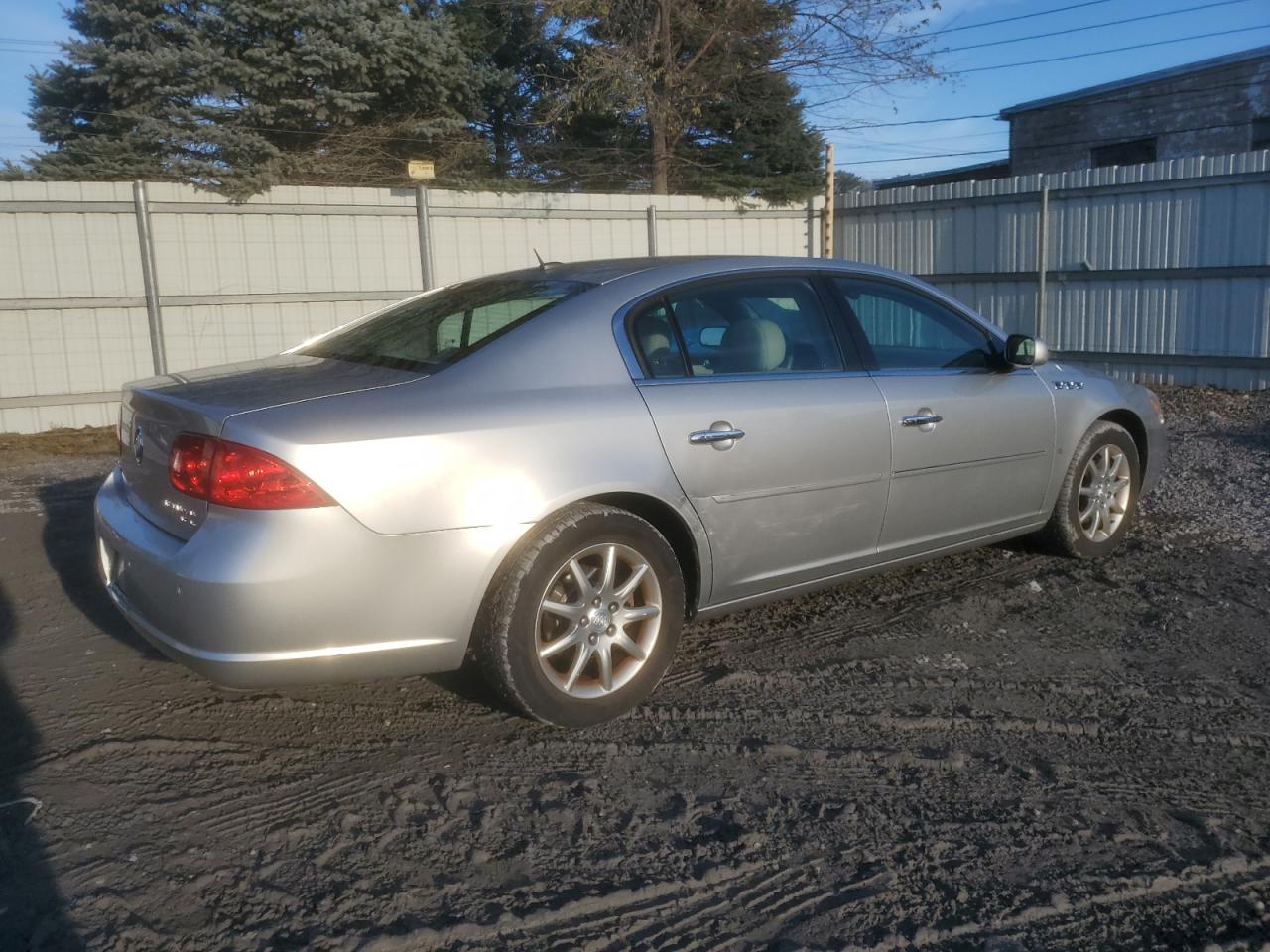 2008 Buick Lucerne - Image 3
