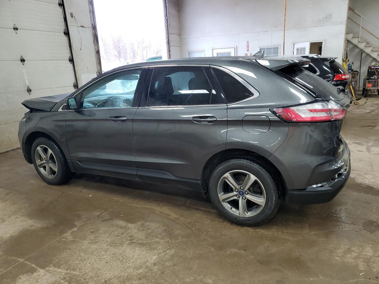 2020 Ford Edge - Image 2